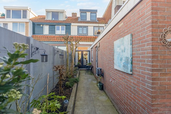 Medium property photo - H.A. Lorentzstraat 93, 1782 JH Den Helder